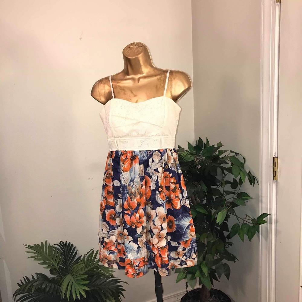 CITY TRIANGLES STRAPLESS DRESS